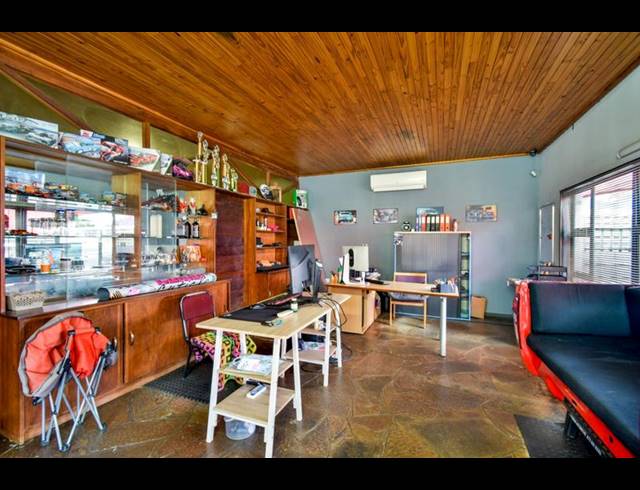 4 BEDROOM HOUSE FOR SALE IN SINOVILLE